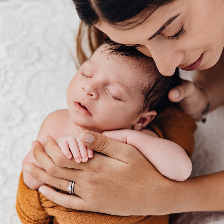 Photo avec bébé en studio paris