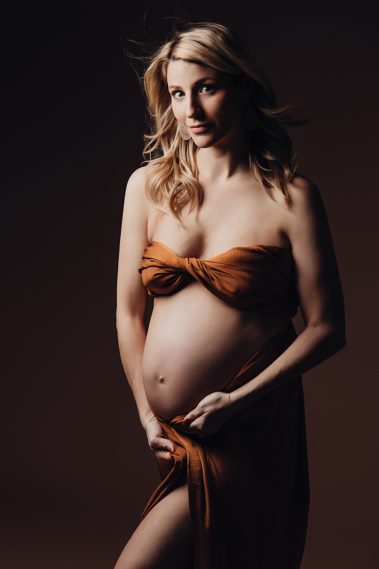 Une séance photo grossesse mode au studio